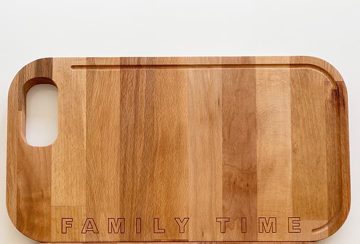 Pravougaona daska za sečenje od drveta bukve,Familiy time 40x22cm