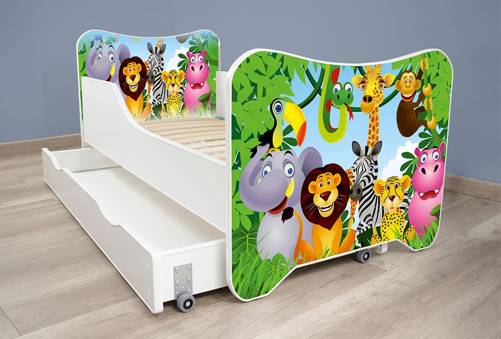 Dečiji krevet sa dušekom, letvicama i fiokom 140x70 cm Madagascar