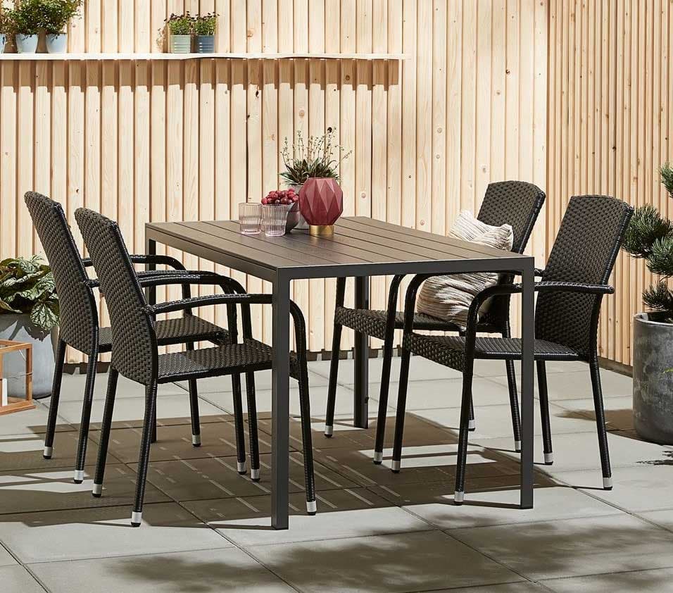 Garnitura za dvorište Sto i četiri stolice Nibia