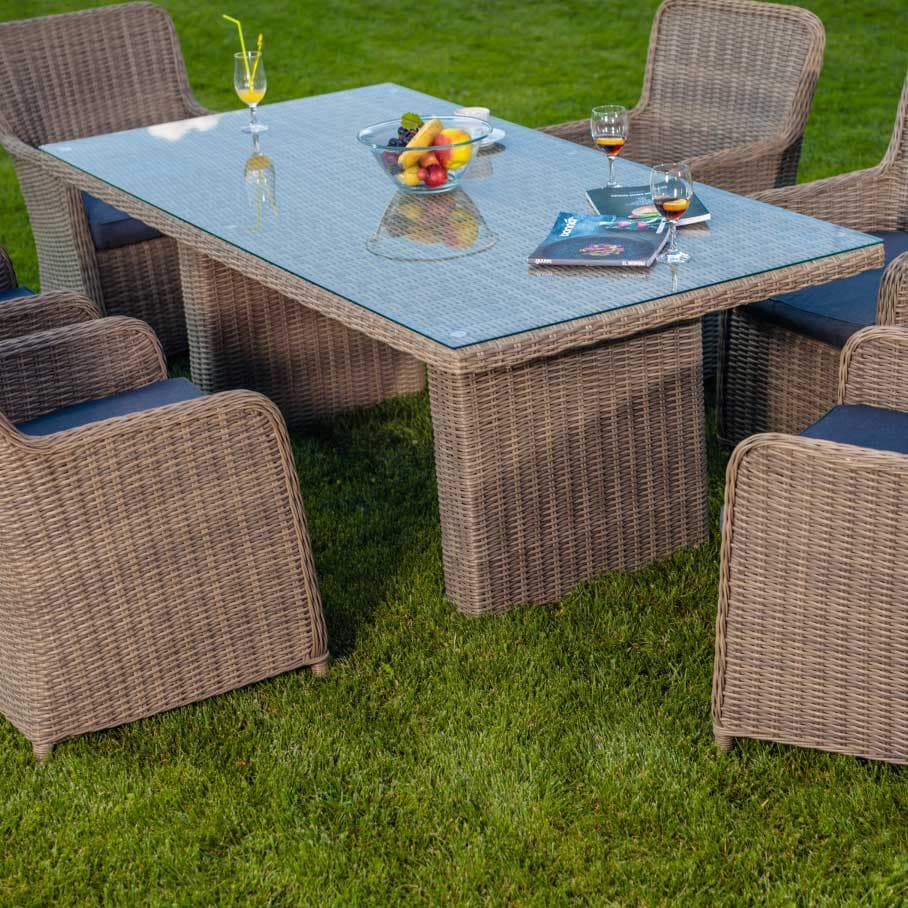 Baštenski Sto od Ratana Sicily