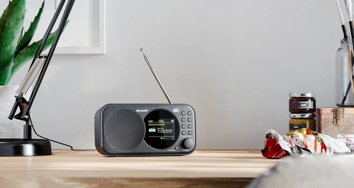 SHARP Portabl Digitalni radio DR-P320BK