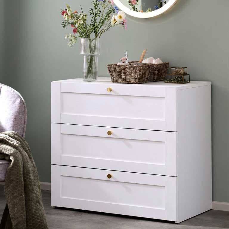 Komoda sa 3 Fioke u beloj boji