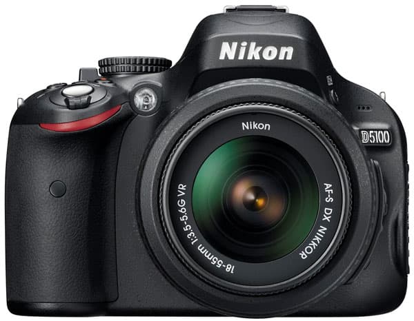Nikon SLR fotoaparat D5100 + objektivi 18-55VR i 55-200VR