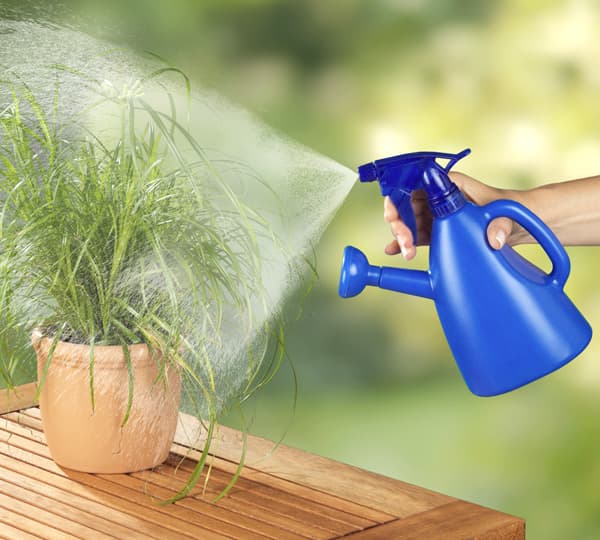 Kantica za zalivanje sa pumpicom