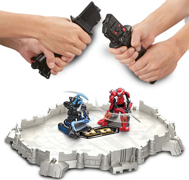 Tomy Interaktivna društvena igra Battroborg TM60807