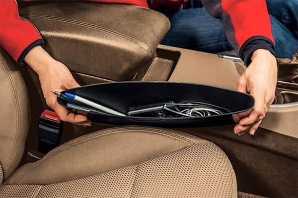 Pregrada za sitnice u automobilu