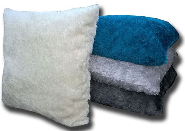 Čupavi ukrasni jastuk 50x50