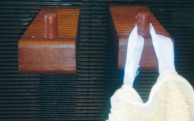 Vešalica od tikovine 