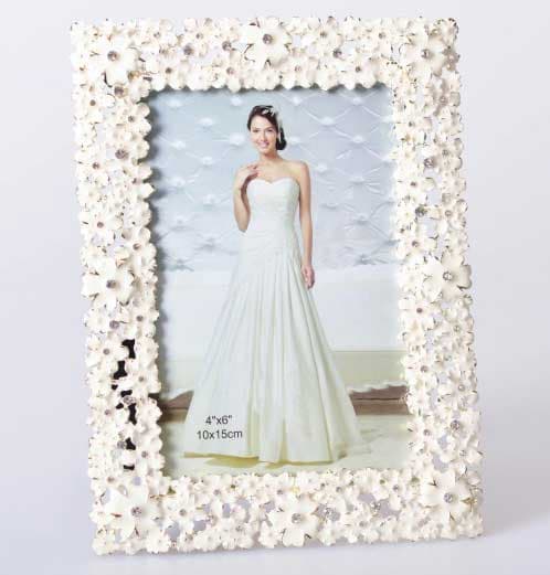 Metalni ram za fotografije dimenzija 10 x 15 cm 716101