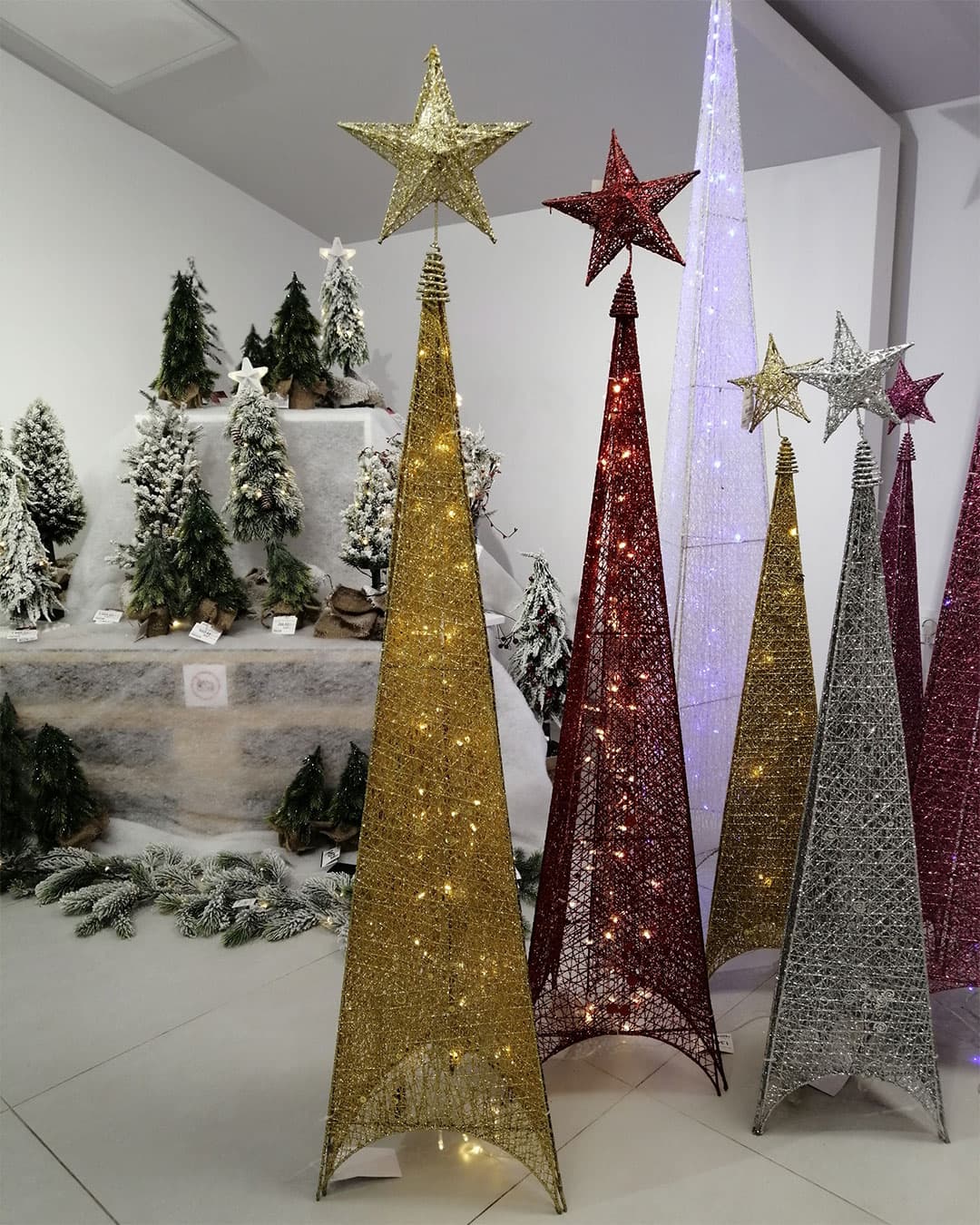 Svetleća Piramida - Crveni Abažur 150 cm Jelka