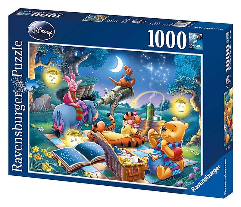 Ravensburger Puzzle 1000 delova - Vini Pu družina posmatra zvezde 15875