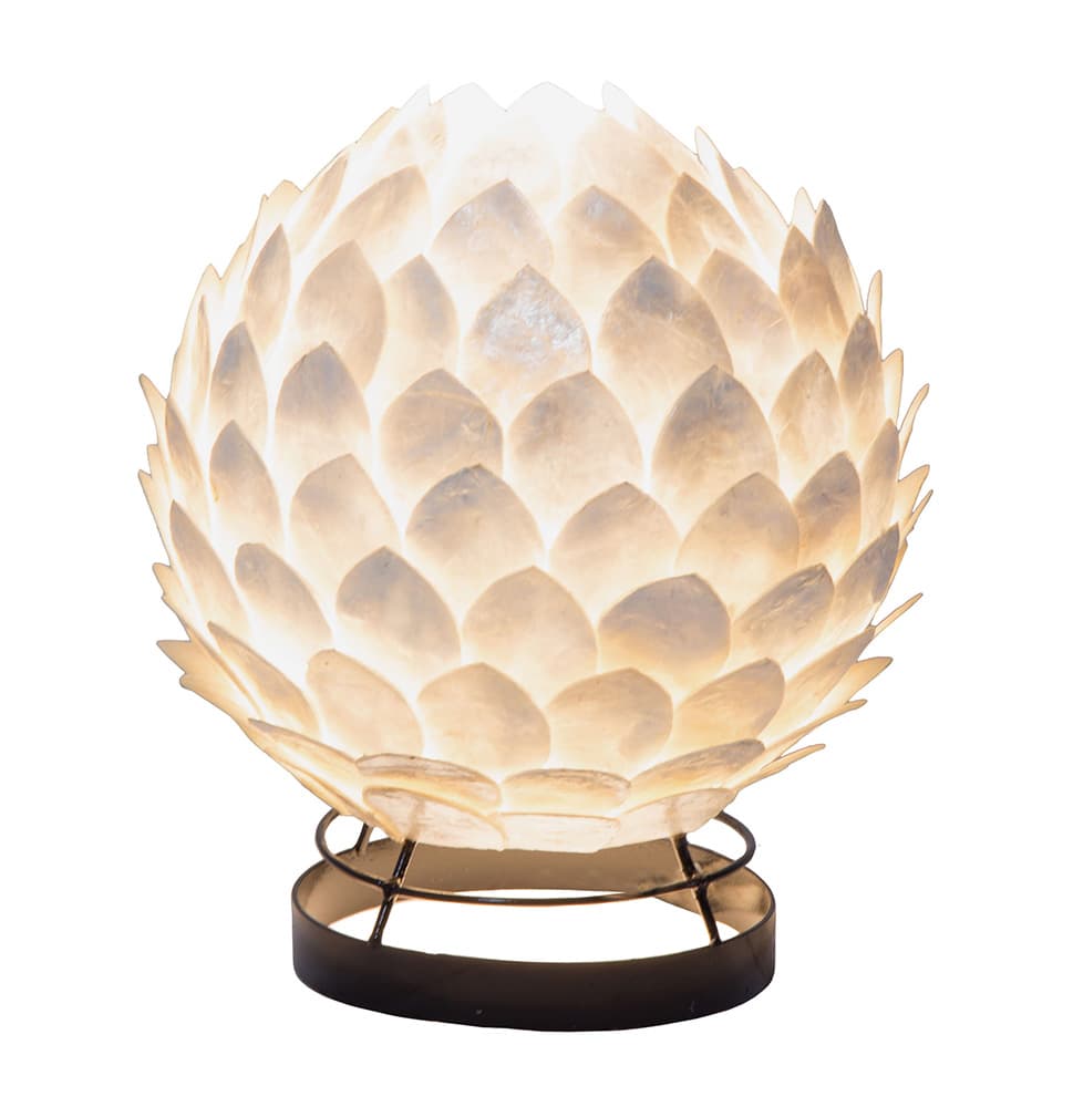 Stona lampa od školjki, u obliku cveta lokvanja Bali I 25854T