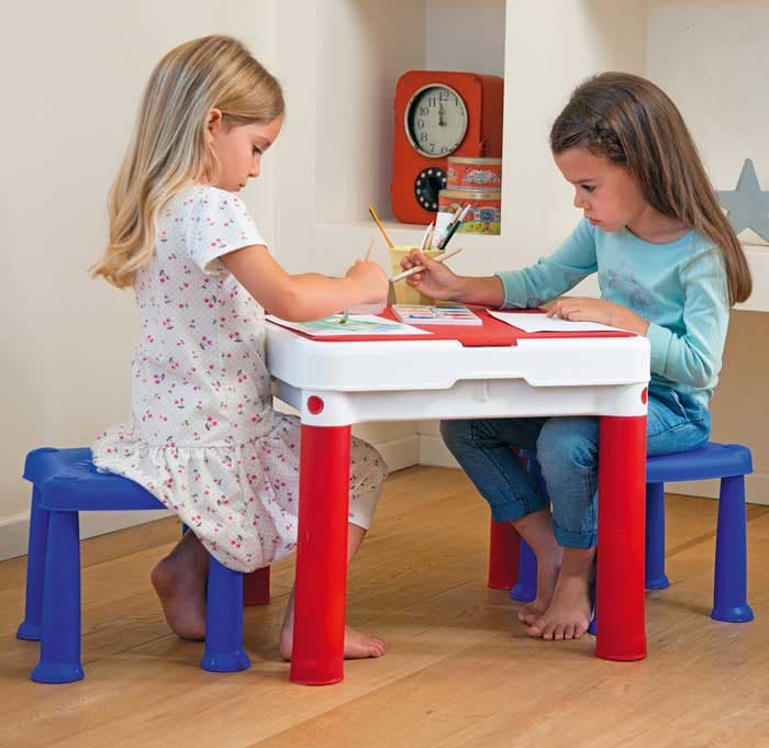 Dečiji sto za igru i crtanje sa dve stolice Curver CU 227497