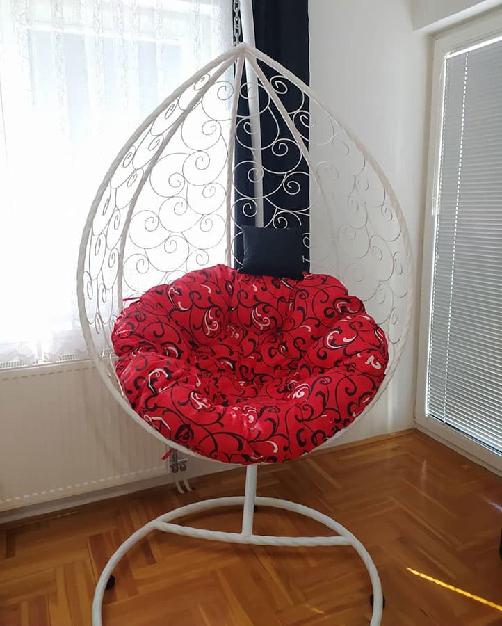 Ljuljaška Jaje - Metalna Domestico WHITE sa jastukom RED ORNAMENT 