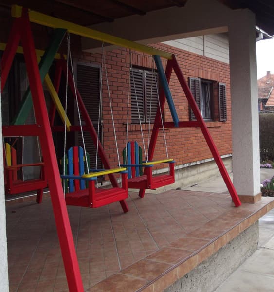 Dupla dečija ljuljaška Tara sa nosačem šarena