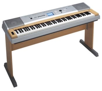 YAMAHA DGX-630