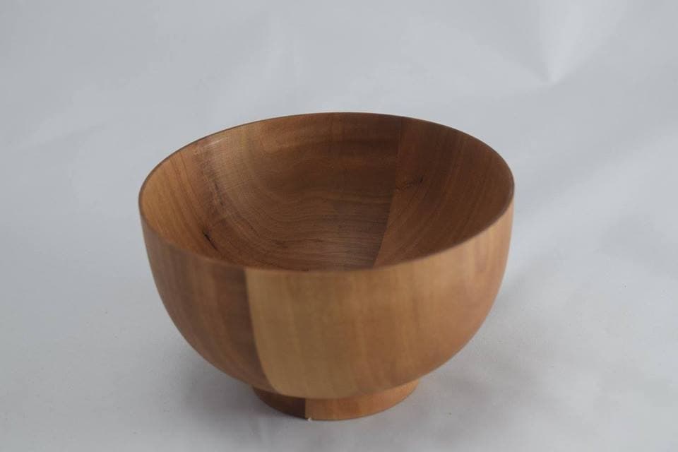 Činija od trešnjinog drveta