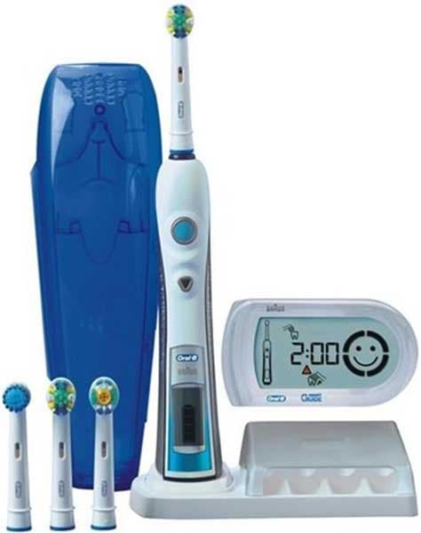 Oral-B Punjiva električna četkica za zube D32 Triumph 5000 500239